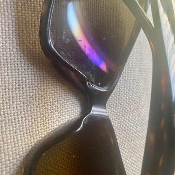 Preowned Women\'s Chanel sunglasses in tortoise color main image 9